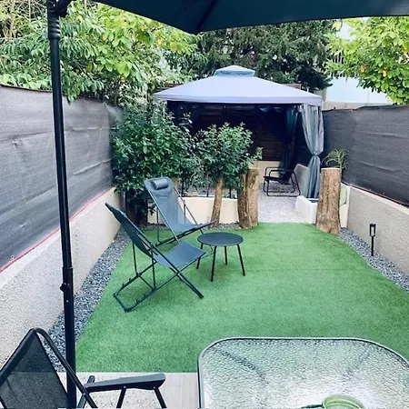 Maison Cosy Moderne Jardin Terrasses ヴィラ ニーム